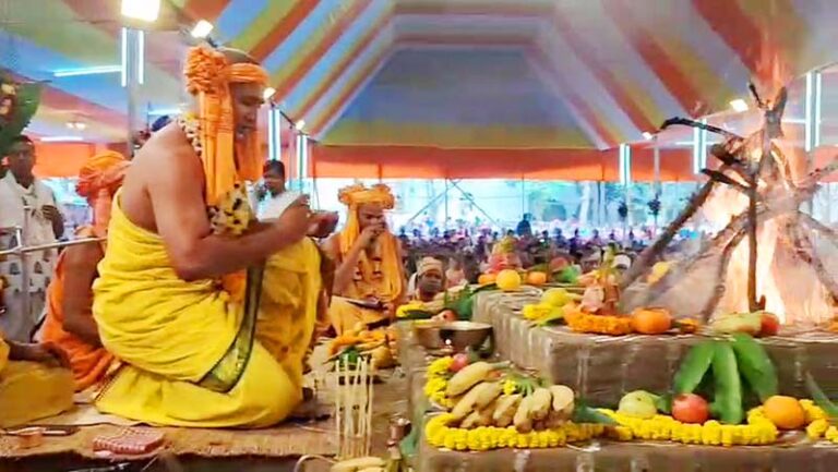 “All Knowledge Lies Within the Gita”—Grand Celebration of Gita Jayanti at ISKCON Mayapur With Devotees From Across the World